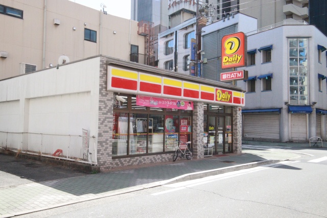 コンビニ　デイリーヤマザキ　名古屋女子大小路店（コンビニ）まで80m