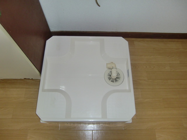 駐車場　室内洗濯パン