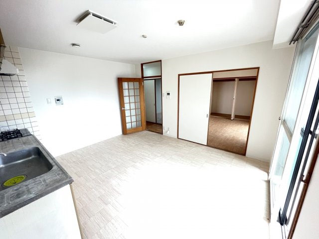 居室・リビング　南向きで明るいリビング♪べす