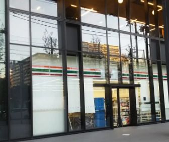 コンビニ　セブンイレブン 新大阪第2NKビル店（コンビニ）まで215m