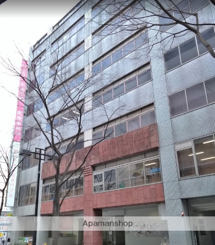 幼稚園・保育園　岩崎学園新横浜保育園（幼稚園・保育園）まで685m