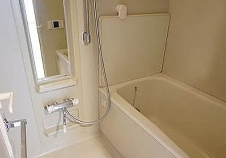 バス・シャワールーム　写真は同タイプ住居です。