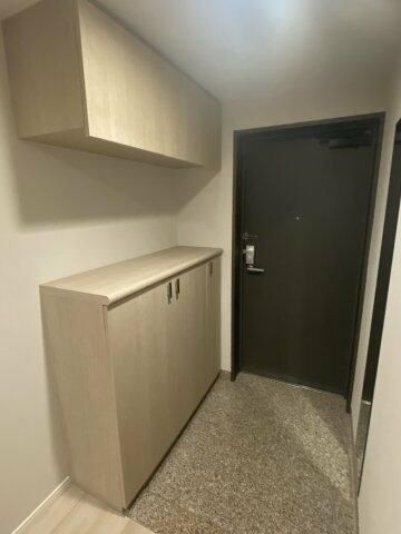 玄関　写真は同タイプ住居です。