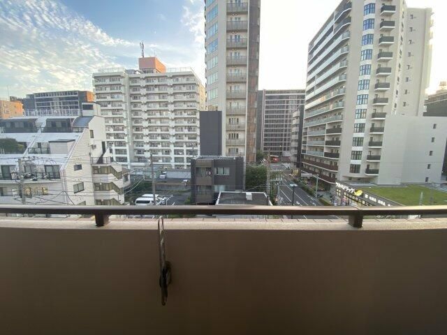 バルコニー　写真は同タイプ住居です。