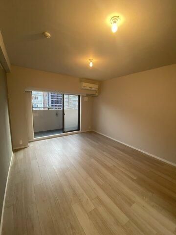 居室・リビング　写真は同タイプ住居です。