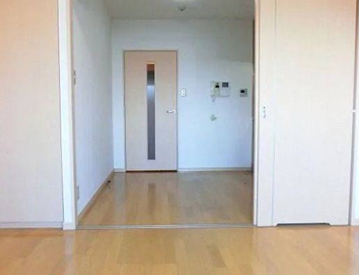 居室・リビング　玄関