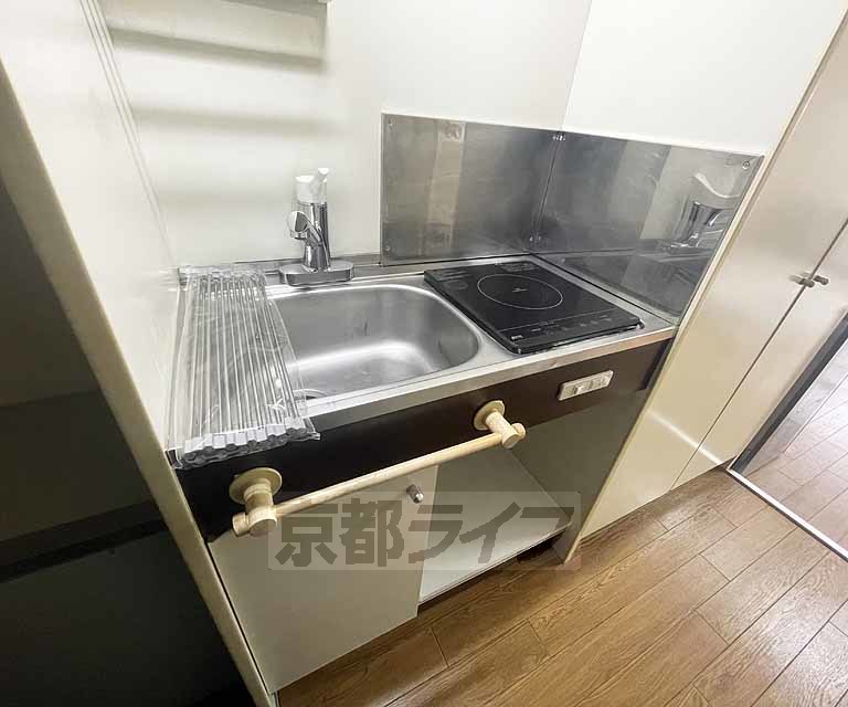 キッチン　コンロ付きのキッチン