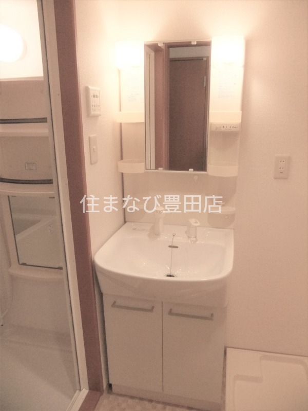 洗面設備　同型別部屋写真