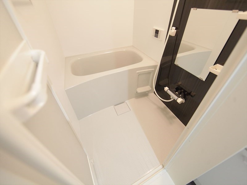 バス・シャワールーム　浴室暖房乾燥機付　追い焚き機能付お風呂　同仕様写真