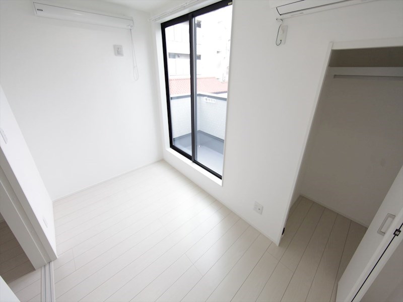 その他部屋・スペース　洋室4.7帖　クローゼット付　バルコニー　同仕様写真