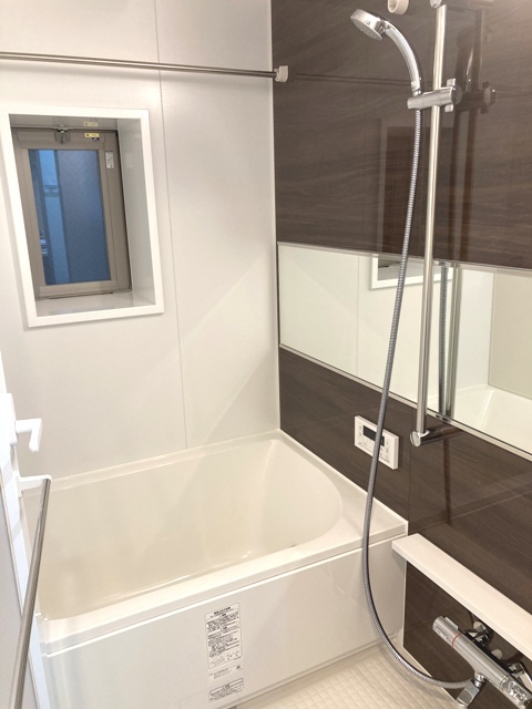 バス・シャワールーム　※写真は同タイプ住戸です。