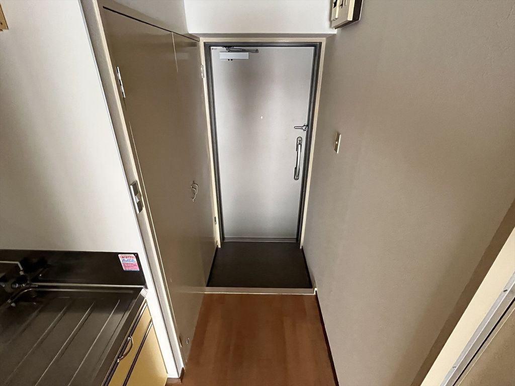 玄関　バルコニー