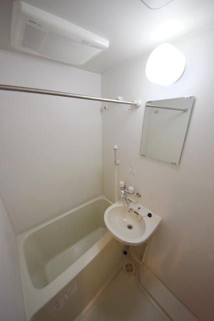 バス・シャワールーム　浴室乾燥機能付