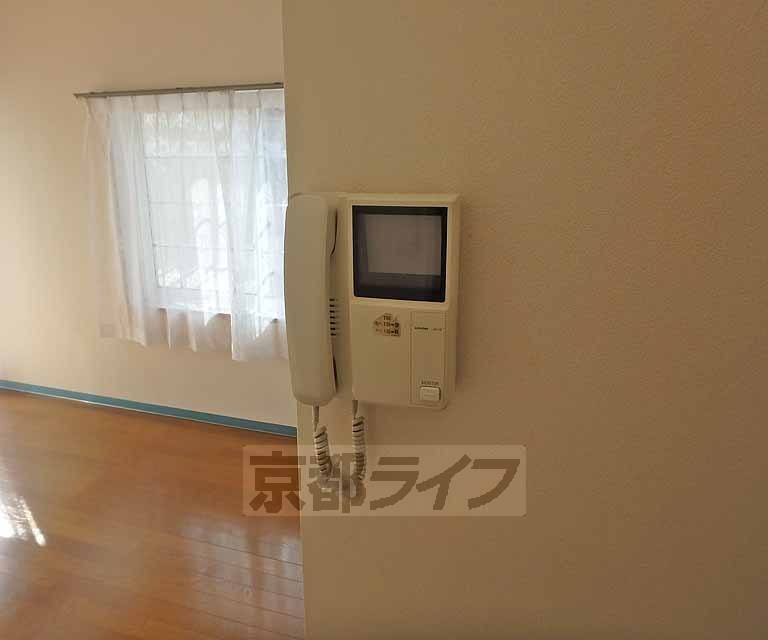 セキュリティ　鍵をかけたまま訪問者と会話ができます