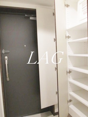 玄関　玄関です。