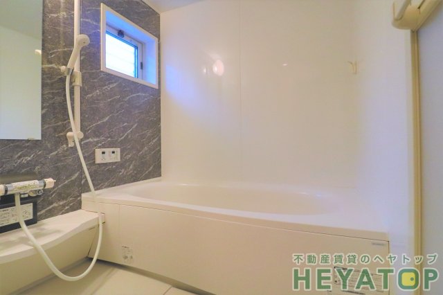 バス・シャワールーム　追焚き機能付きでいつでもあったかお風呂