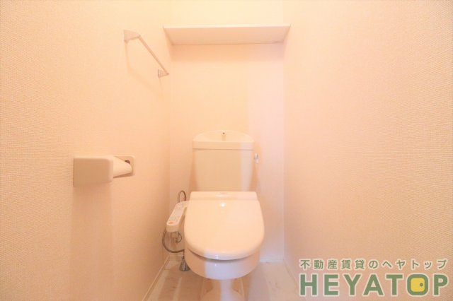 トイレ　温水洗浄便座（同仕様写真）