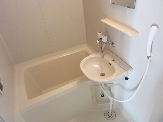 バス・シャワールーム　♪サッパリ爽快バスタイム！♪