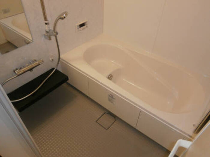 バス・シャワールーム　追い炊き機能・浴室乾燥機付きで便利！