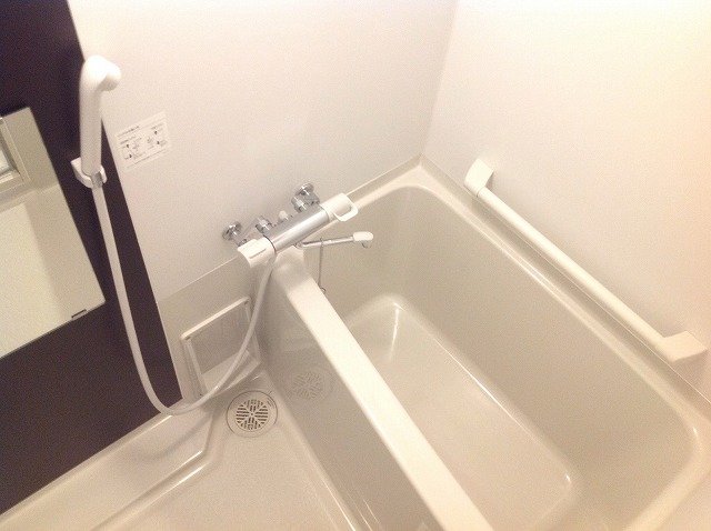 バス・シャワールーム　カラーパネル採用　※現況優先