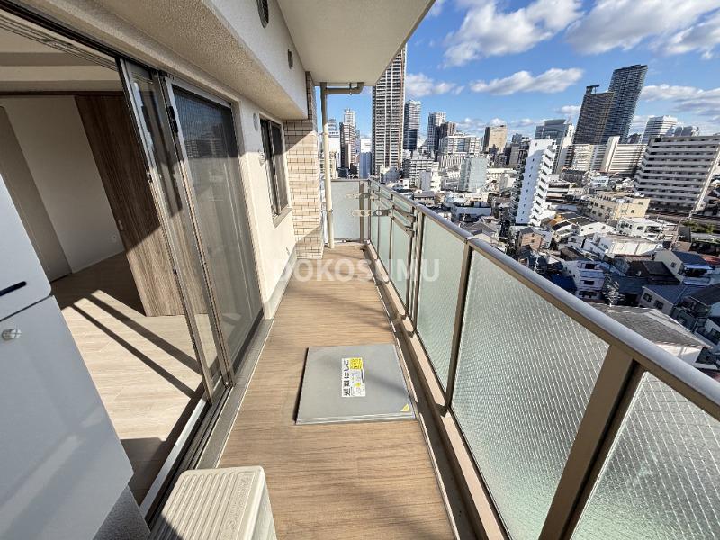 バルコニー　心地よい風と光を感じる、暮らしの楽しみが広がる場所。