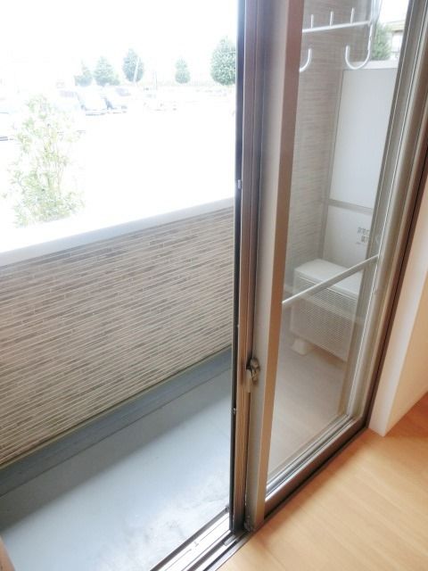 バルコニー　洗濯物も良く乾きそうですね。