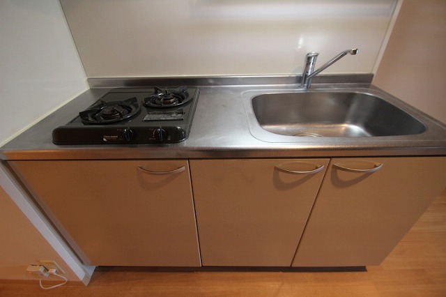 キッチン　同物件別号室です。