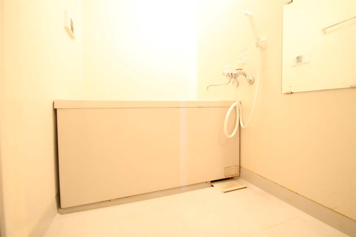 バス・シャワールーム　追い焚き機能完備してます