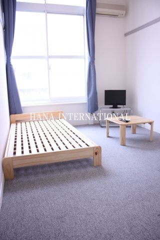 居室・リビング　参考となり、現況優先いたします（※ベッドは無し）