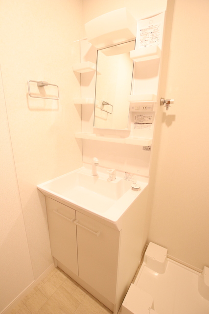 洗面設備　朝の支度に便利な洗髪洗面化粧台