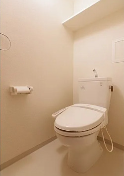 エントランス　落ち着いたエントランスです