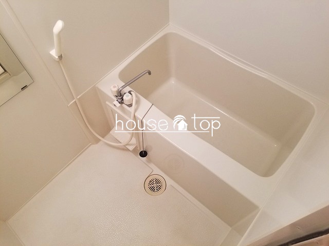 バス・シャワールーム　ゆったりと入浴出来る浴槽です