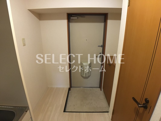 玄関　収納もある玄関です