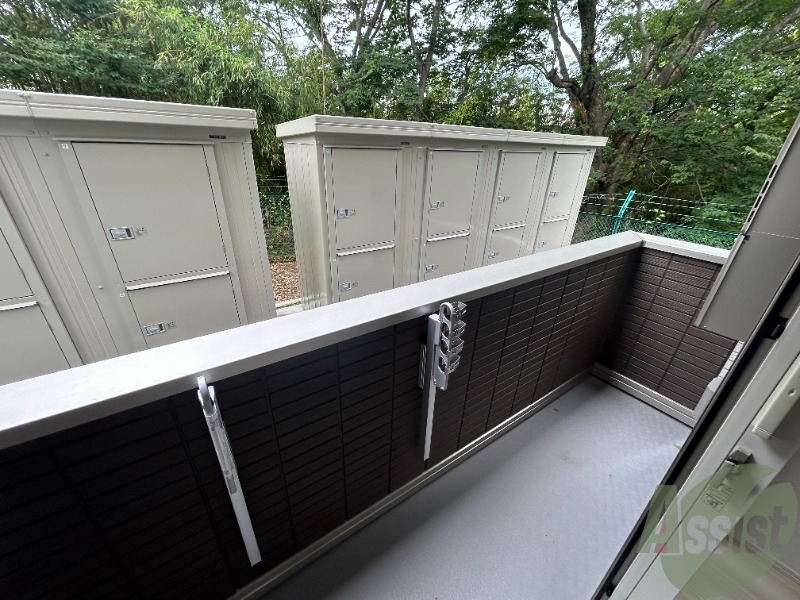 バルコニー　バルコニーはこちら。洗濯物が干せますよ。