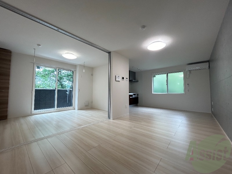 居室・リビング　こちら生活のメインとなる洋室になります。