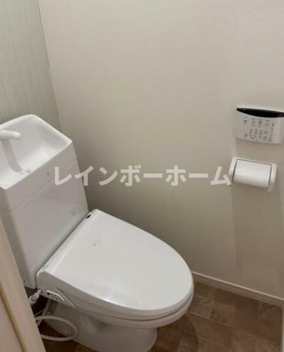 トイレ　※同施工会社参考写真※