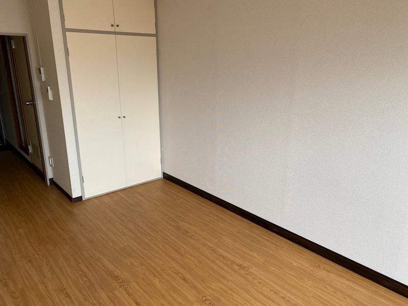 居室・リビング　別部屋参考写真となります。