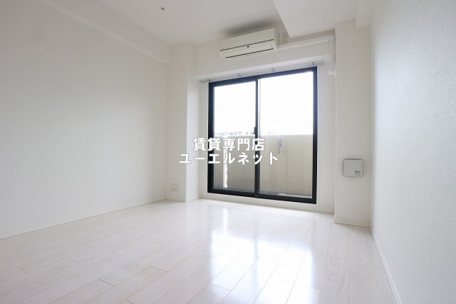 居室・リビング　ゆったりとくつろげる、落ち着きのある居室空間です