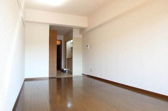 居室・リビング　※別部屋の写真です。