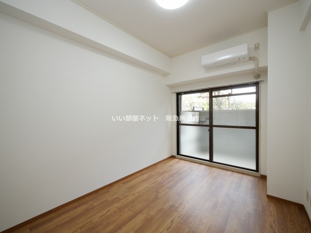 居室・リビング　画像と現状が異なる場合は現状優先となります。