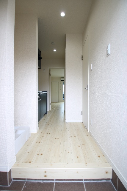 玄関　※別室の参考写真の為、現況優先です。