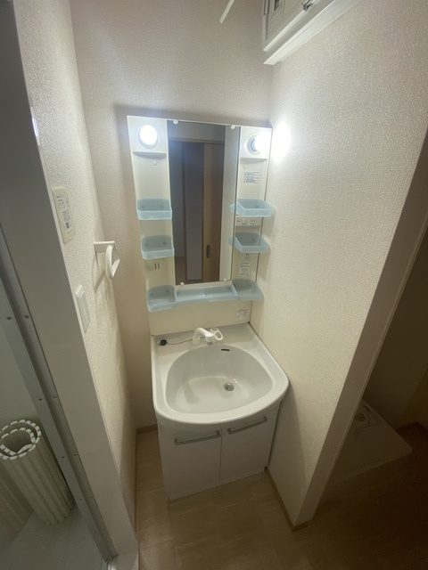 洗面設備　朝の身支度はこちらで。