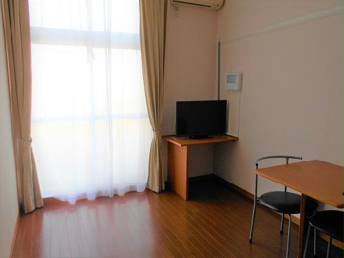 居室・リビング　天井の高いお部屋です