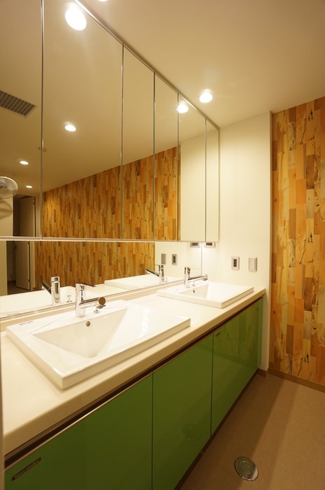 洗面設備　ユニット内共有洗面所・洗濯機乾燥機有