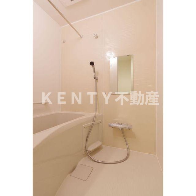 バス・シャワールーム　落ち着いた空間のお風呂です