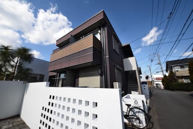 建物外観　★デザイン性の高いアパートです★