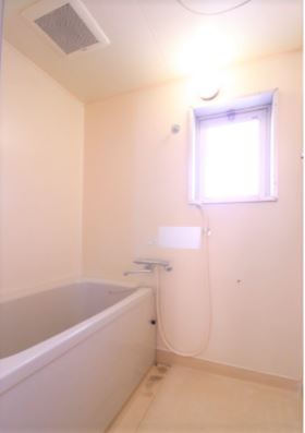 バス・シャワールーム　落ち着いた空間のお風呂です