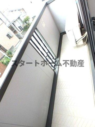 バルコニー　開放的で明るい空間を演出してくれるバルコニーです