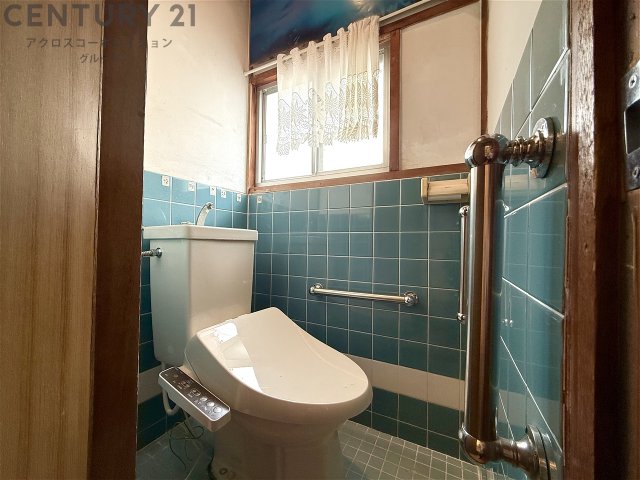 トイレ　温水洗浄便座付です！