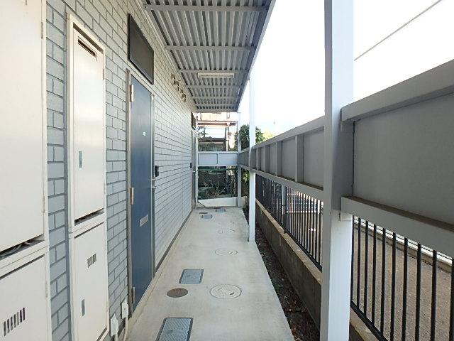 その他共有部分　スッキリしていてとても歩きやすい共有廊下です。